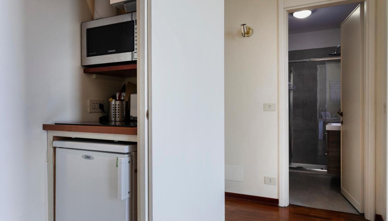 Italianway-Santo Stefano 5 Apartment Milan Bagian luar foto